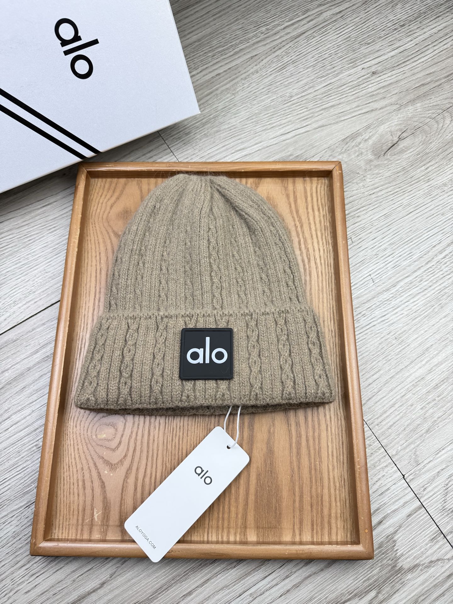 。AL0。福利！【细毛线针织单帽】新款上架，特别实惠的一个系列帽子，面料：细毛线。密度紧致！毛线针织面料