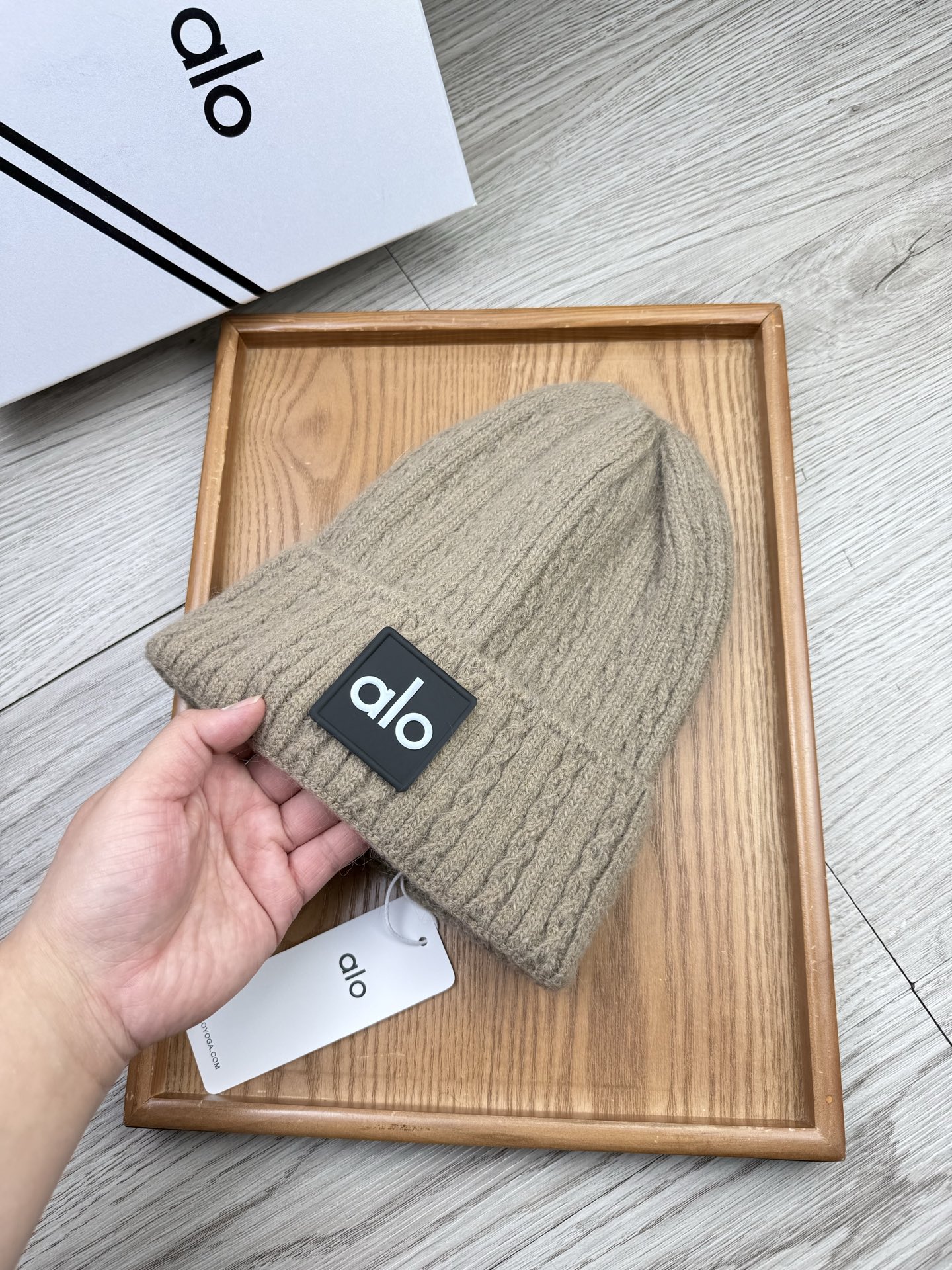 。AL0。福利！【细毛线针织单帽】新款上架，特别实惠的一个系列帽子，面料：细毛线。密度紧致！毛线针织面料