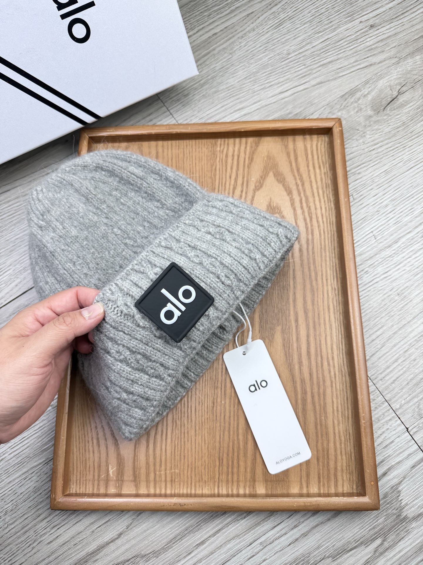 。AL0。福利！【细毛线针织单帽】新款上架，特别实惠的一个系列帽子，面料：细毛线。密度紧致！毛线针织面料