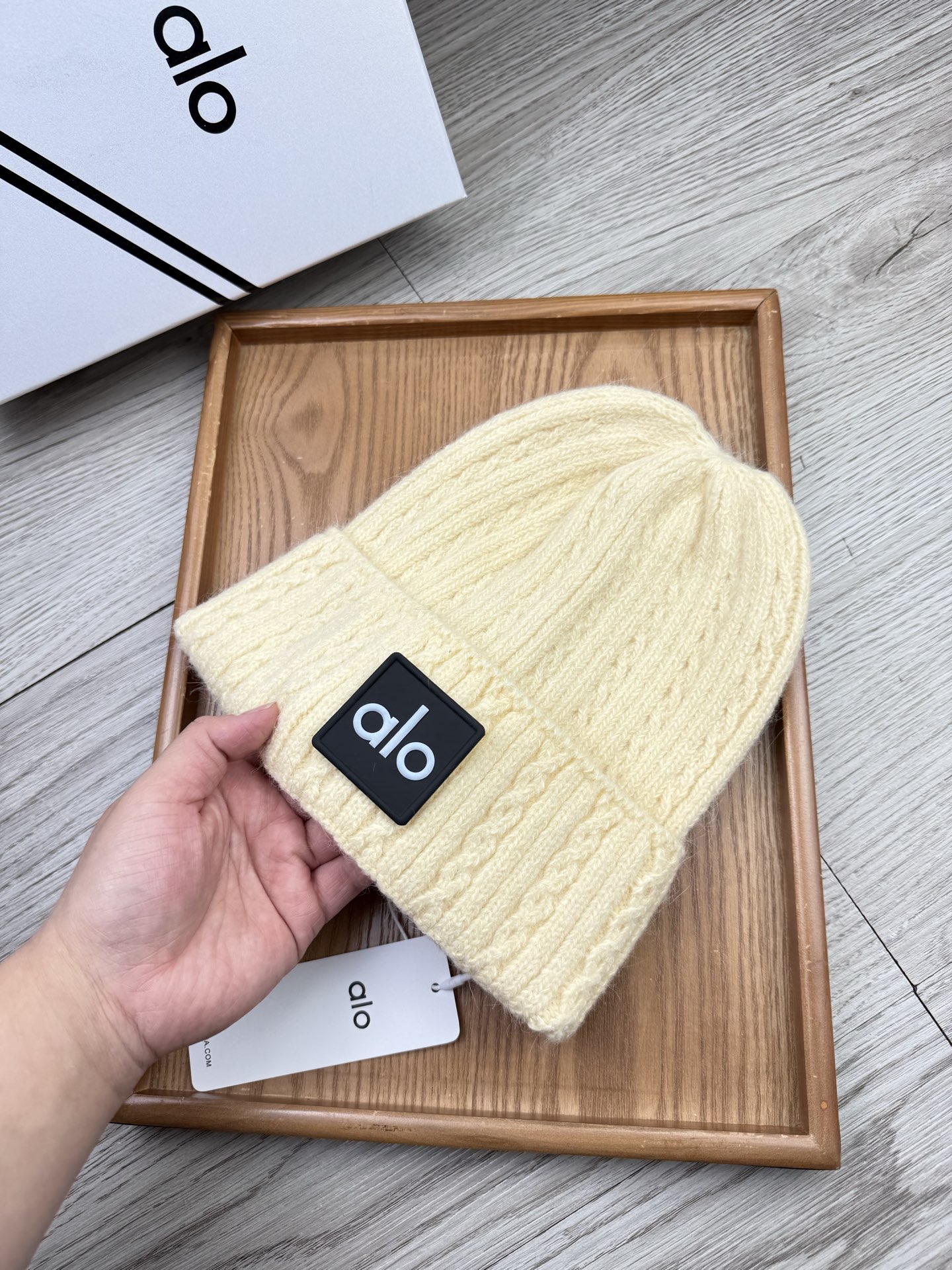 。AL0。福利！【细毛线针织单帽】新款上架，特别实惠的一个系列帽子，面料：细毛线。密度紧致！毛线针织面料