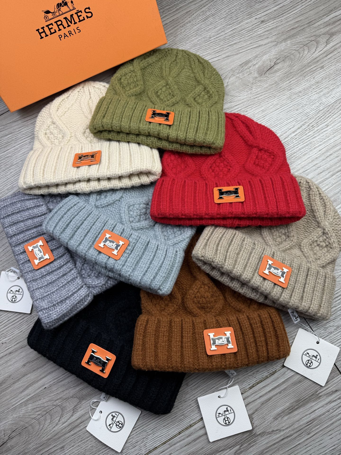 。H家。福利！【细毛线针织单帽】新款上架，特别实惠的一个系列帽子，面料：细毛线。密度紧致！毛线针织面料手