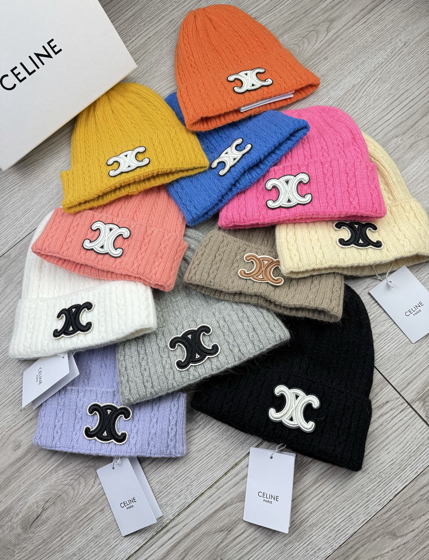 。赛琳。福利！【细毛线针织单帽】新款上架，特别实惠的一个系列帽子，面料：细毛线。密度紧致！毛线针织面料手