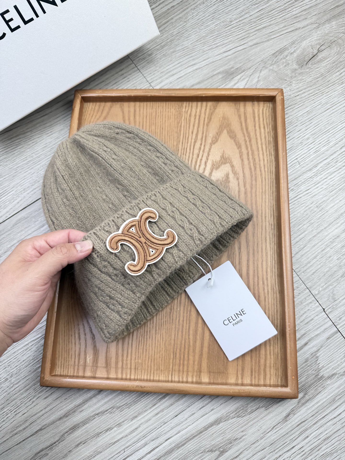 。赛琳。福利！【细毛线针织单帽】新款上架，特别实惠的一个系列帽子，面料：细毛线。密度紧致！毛线针织面料手