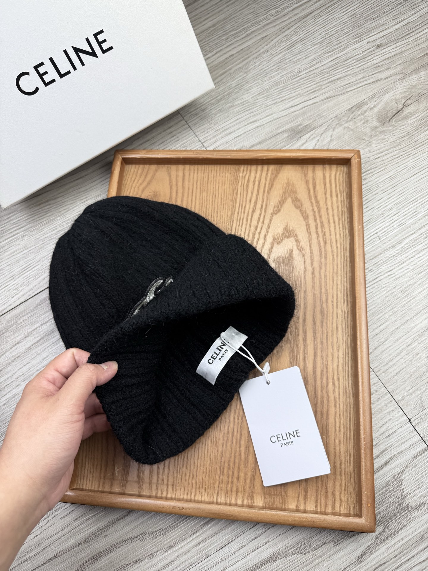 。赛琳。福利！【细毛线针织单帽】新款上架，特别实惠的一个系列帽子，面料：细毛线。密度紧致！毛线针织面料手