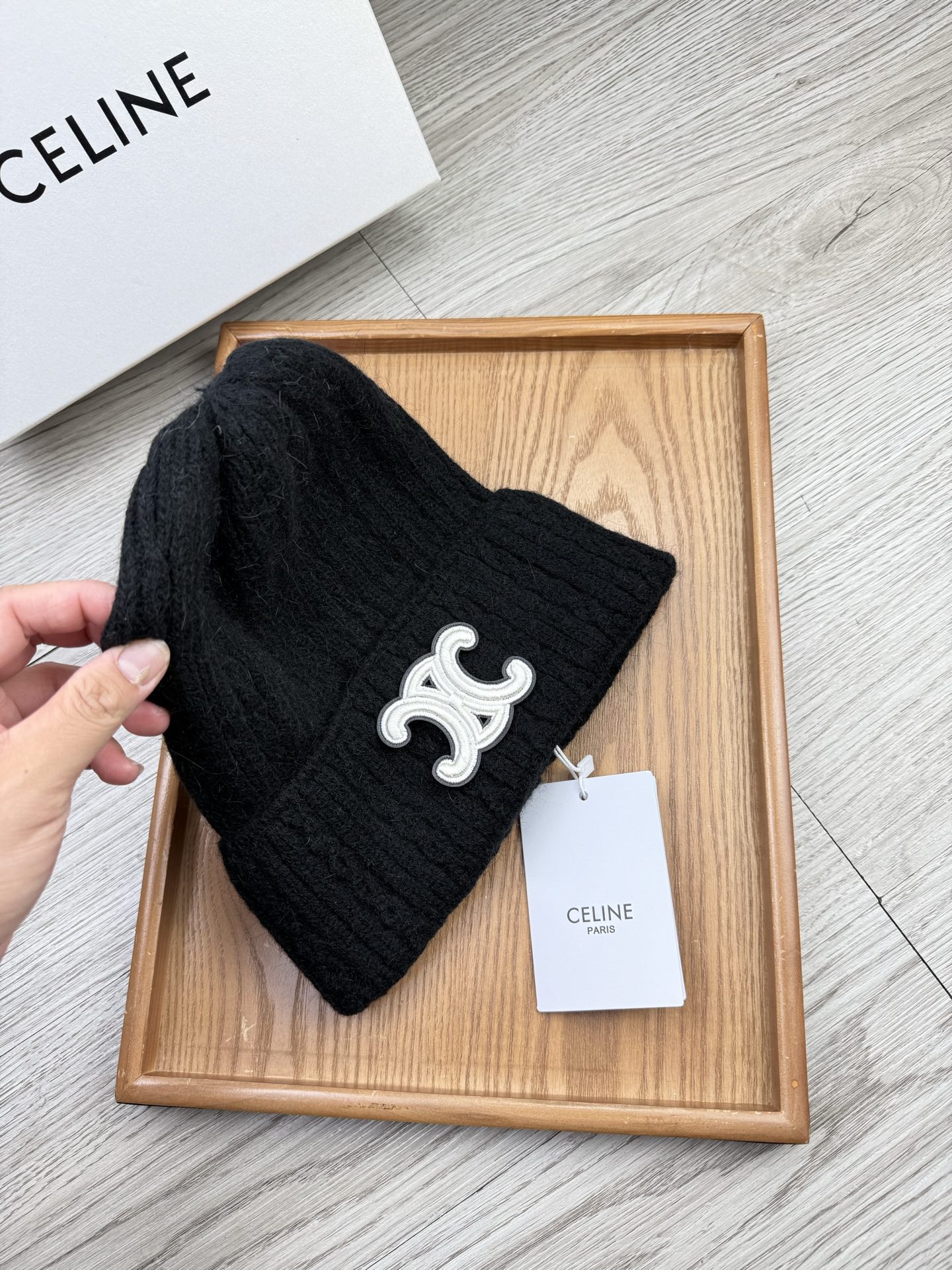 。赛琳。福利！【细毛线针织单帽】新款上架，特别实惠的一个系列帽子，面料：细毛线。密度紧致！毛线针织面料手