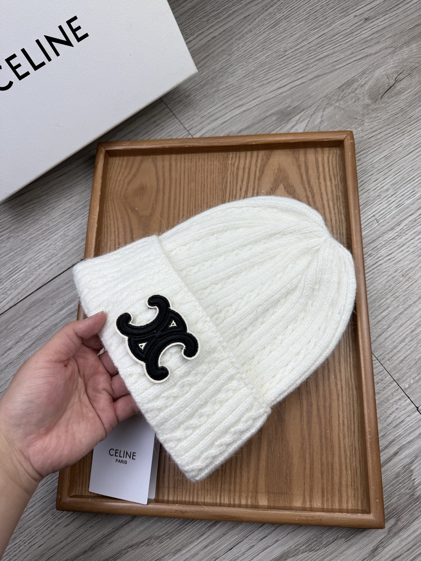 。赛琳。福利！【细毛线针织单帽】新款上架，特别实惠的一个系列帽子，面料：细毛线。密度紧致！毛线针织面料手