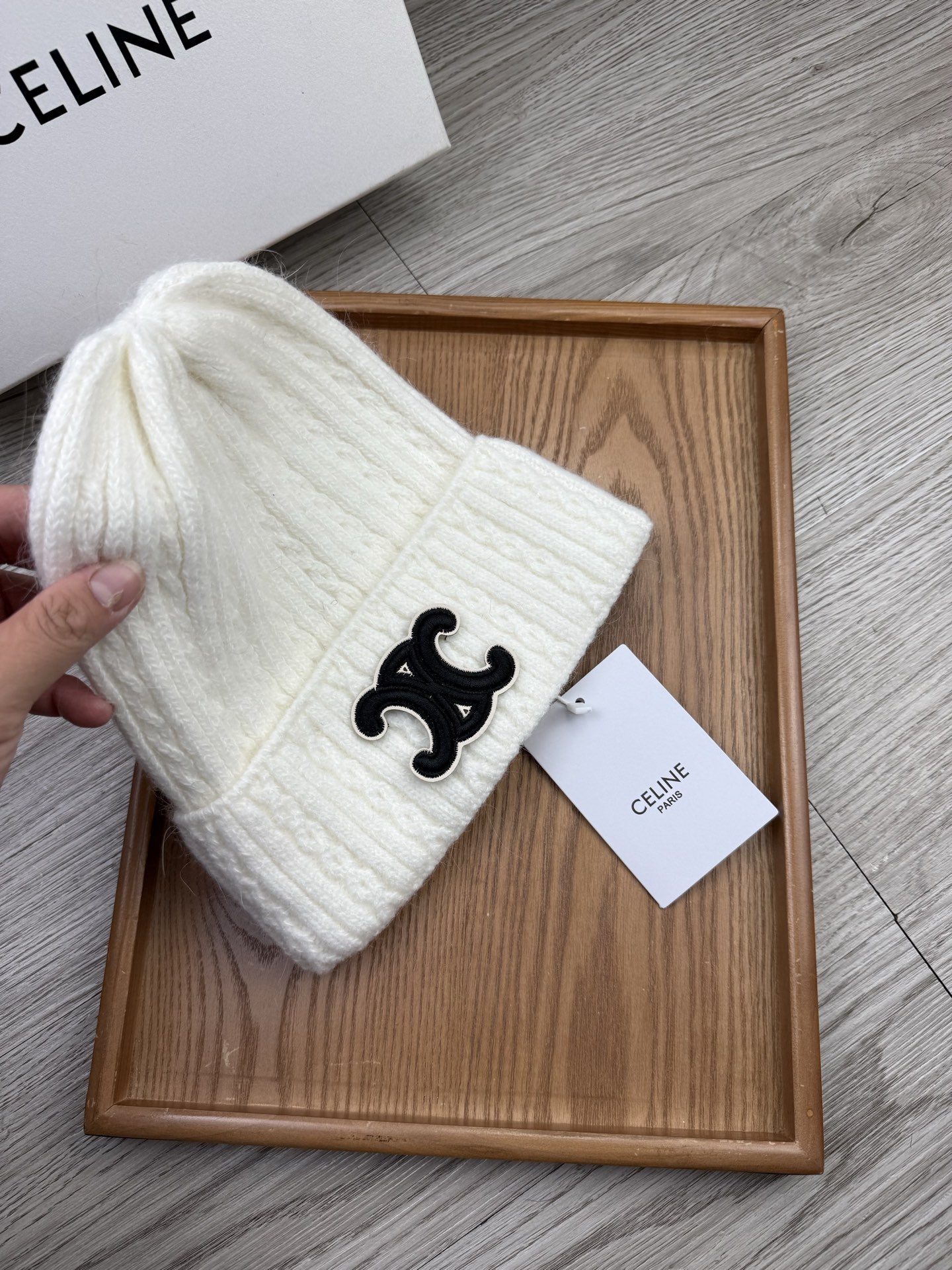 。赛琳。福利！【细毛线针织单帽】新款上架，特别实惠的一个系列帽子，面料：细毛线。密度紧致！毛线针织面料手