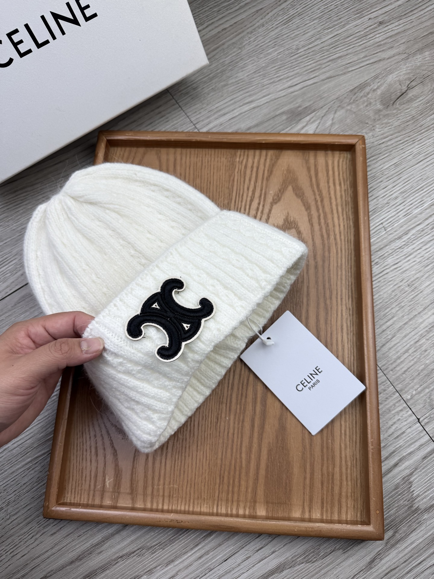 。赛琳。福利！【细毛线针织单帽】新款上架，特别实惠的一个系列帽子，面料：细毛线。密度紧致！毛线针织面料手