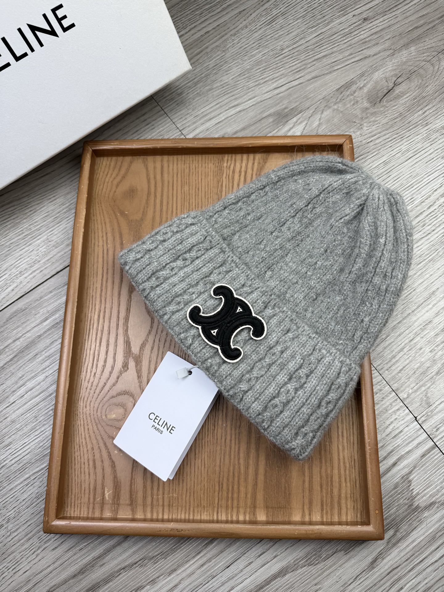 。赛琳。福利！【细毛线针织单帽】新款上架，特别实惠的一个系列帽子，面料：细毛线。密度紧致！毛线针织面料手