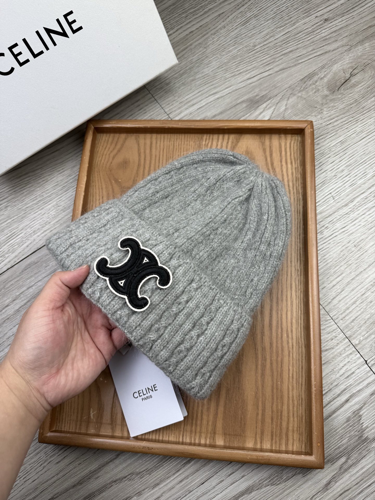 。赛琳。福利！【细毛线针织单帽】新款上架，特别实惠的一个系列帽子，面料：细毛线。密度紧致！毛线针织面料手