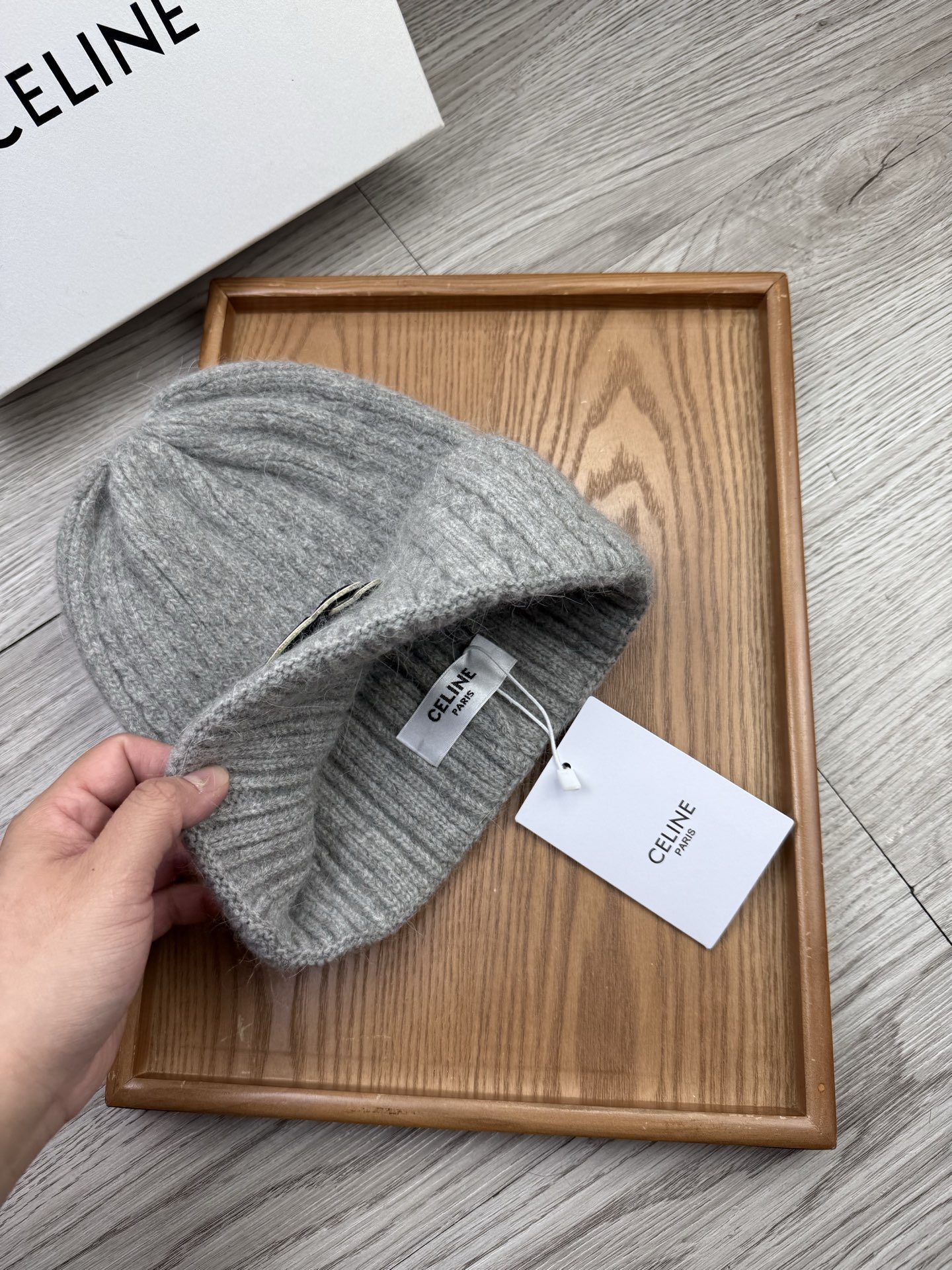 。赛琳。福利！【细毛线针织单帽】新款上架，特别实惠的一个系列帽子，面料：细毛线。密度紧致！毛线针织面料手