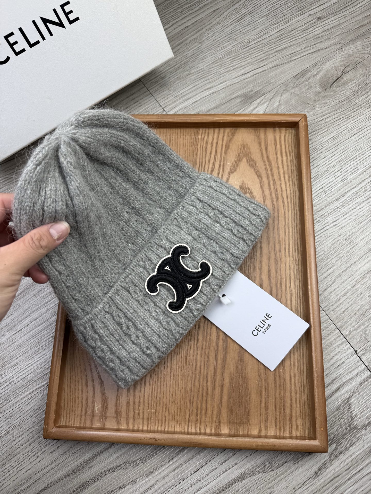 。赛琳。福利！【细毛线针织单帽】新款上架，特别实惠的一个系列帽子，面料：细毛线。密度紧致！毛线针织面料手