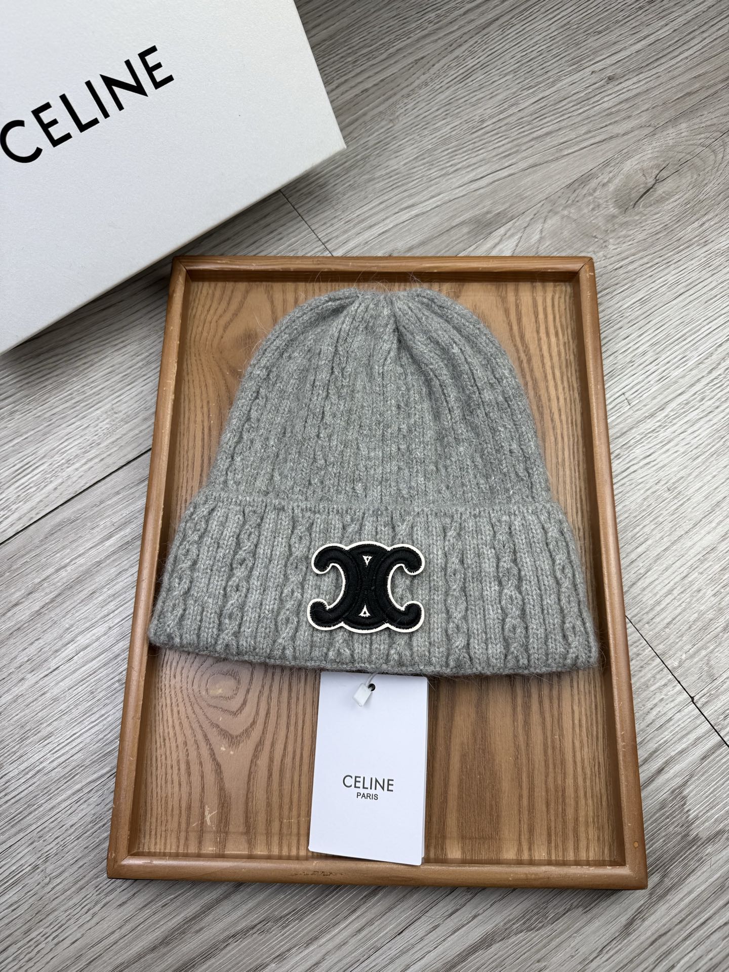 。赛琳。福利！【细毛线针织单帽】新款上架，特别实惠的一个系列帽子，面料：细毛线。密度紧致！毛线针织面料手