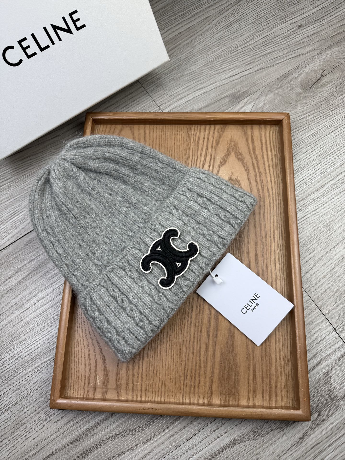 。赛琳。福利！【细毛线针织单帽】新款上架，特别实惠的一个系列帽子，面料：细毛线。密度紧致！毛线针织面料手