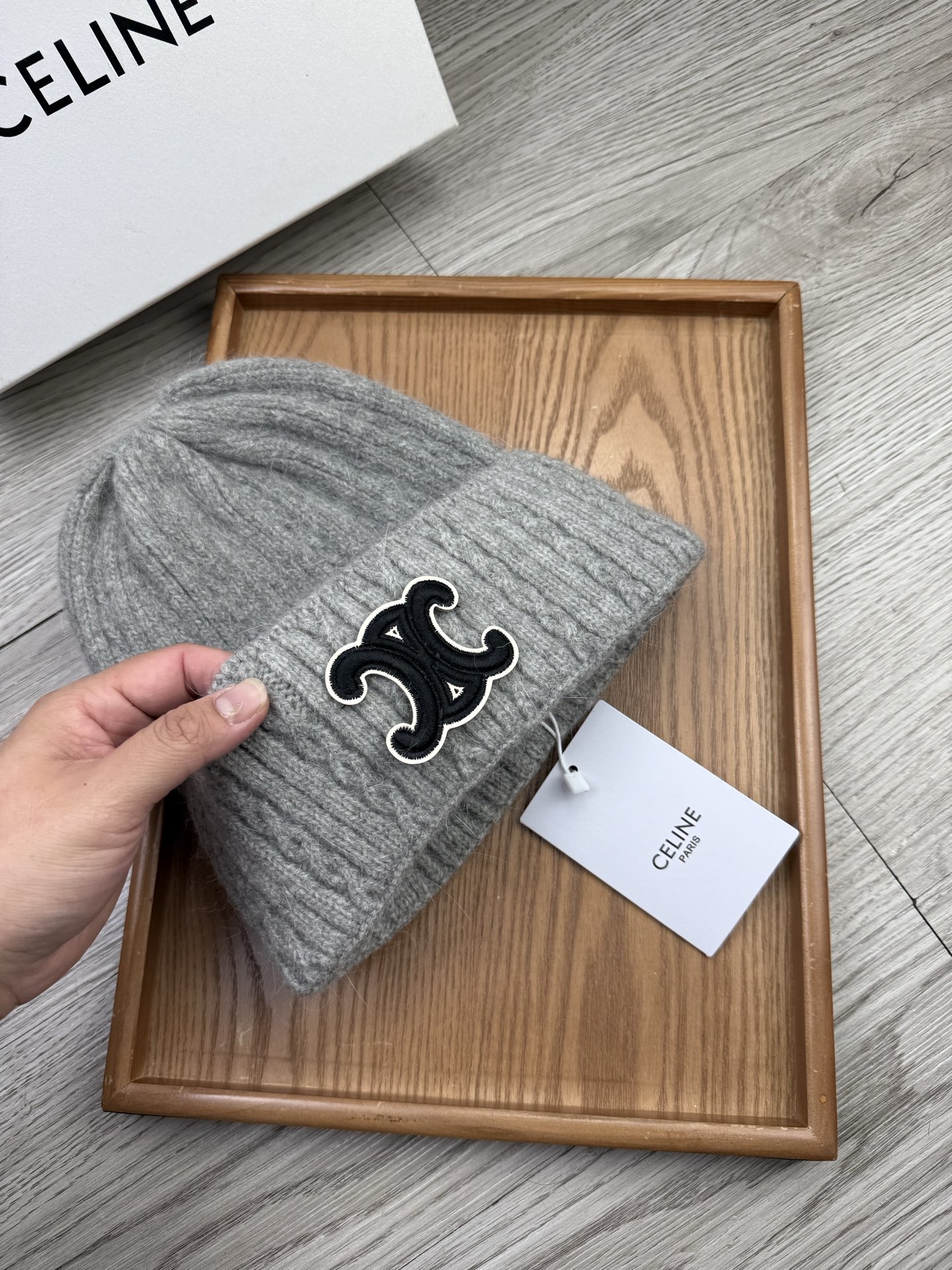 。赛琳。福利！【细毛线针织单帽】新款上架，特别实惠的一个系列帽子，面料：细毛线。密度紧致！毛线针织面料手