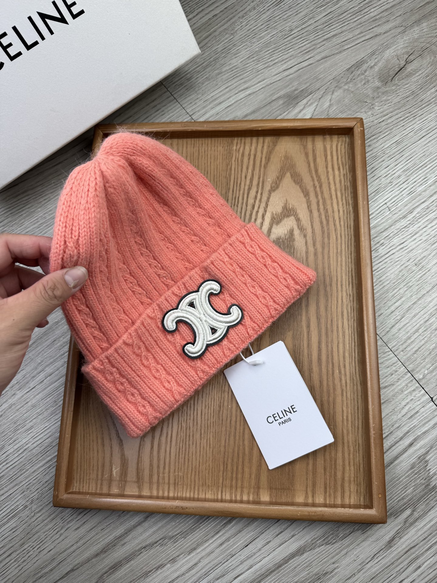 。赛琳。福利！【细毛线针织单帽】新款上架，特别实惠的一个系列帽子，面料：细毛线。密度紧致！毛线针织面料手