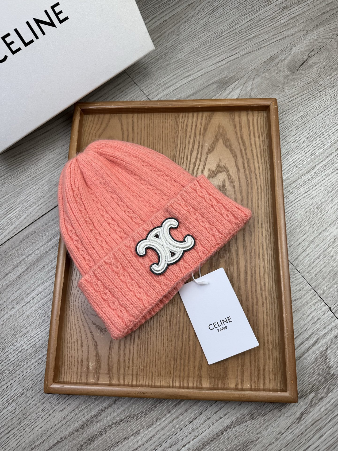 。赛琳。福利！【细毛线针织单帽】新款上架，特别实惠的一个系列帽子，面料：细毛线。密度紧致！毛线针织面料手