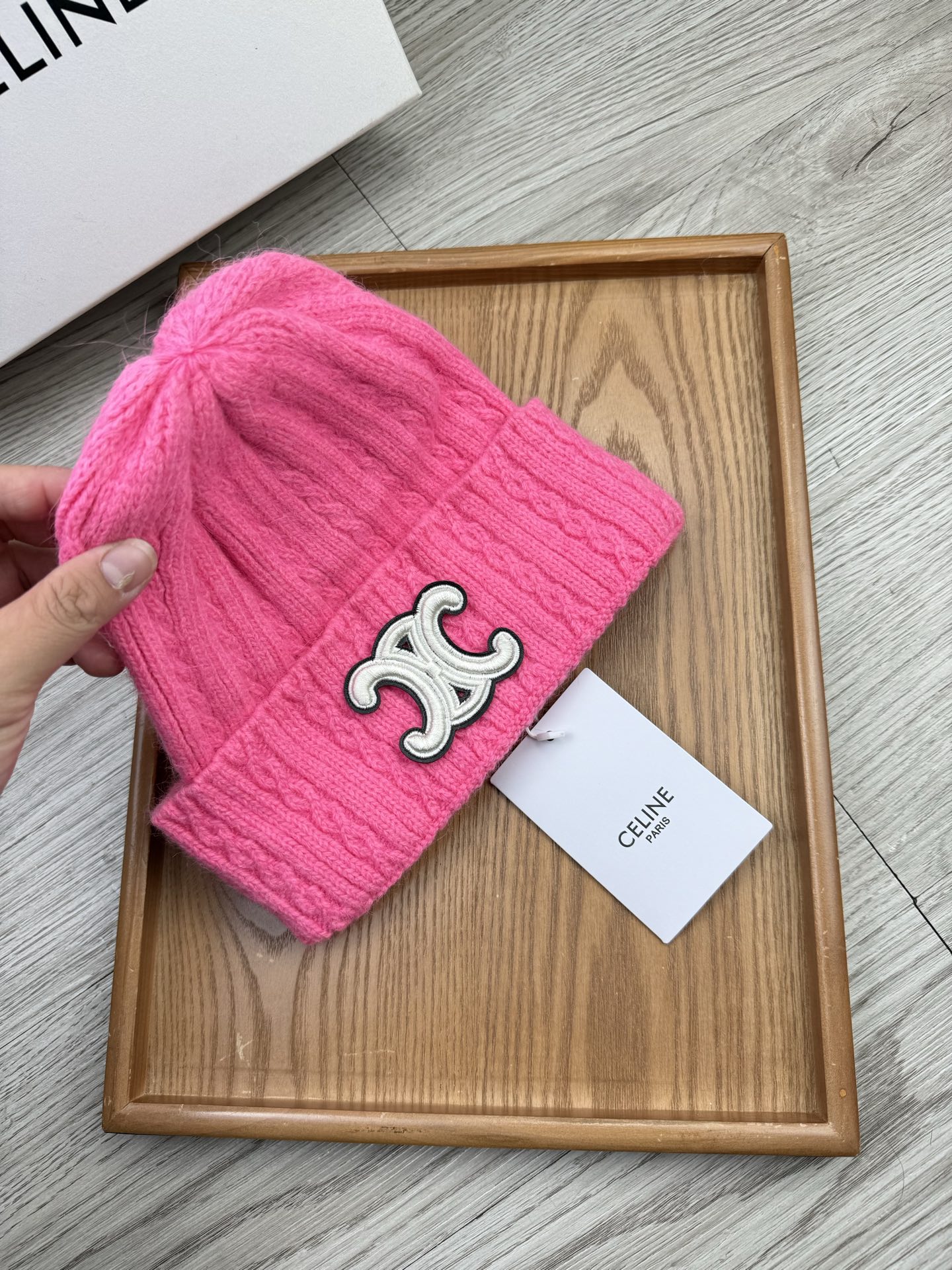 。赛琳。福利！【细毛线针织单帽】新款上架，特别实惠的一个系列帽子，面料：细毛线。密度紧致！毛线针织面料手