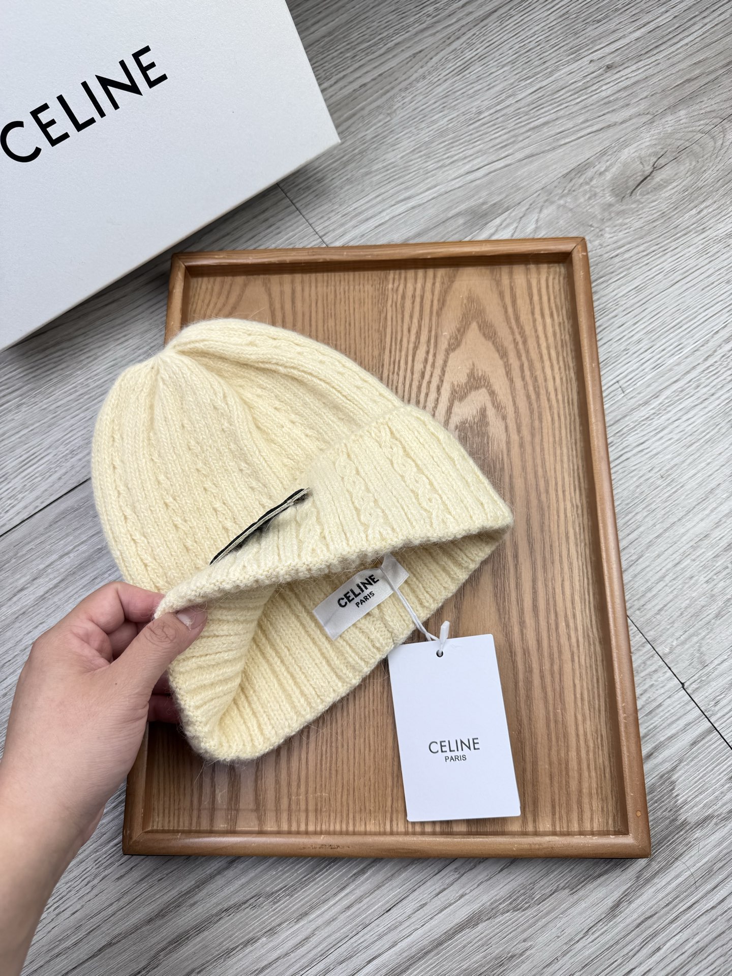 。赛琳。福利！【细毛线针织单帽】新款上架，特别实惠的一个系列帽子，面料：细毛线。密度紧致！毛线针织面料手