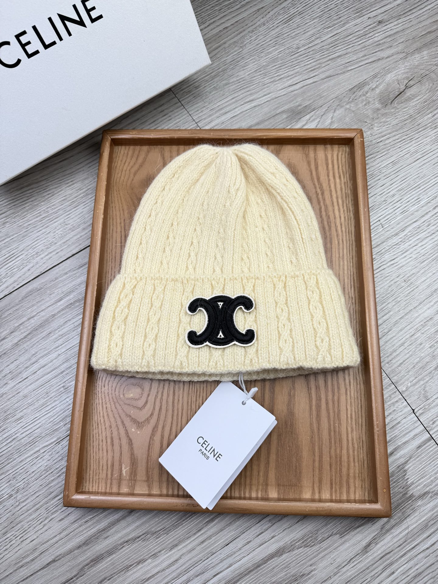 。赛琳。福利！【细毛线针织单帽】新款上架，特别实惠的一个系列帽子，面料：细毛线。密度紧致！毛线针织面料手