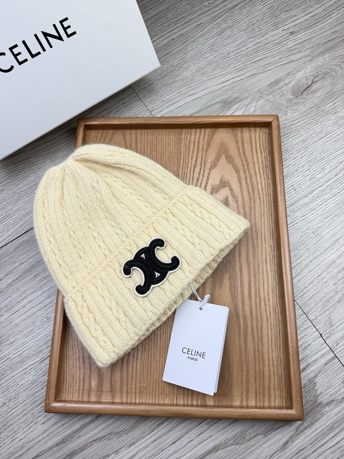 。赛琳。福利！【细毛线针织单帽】新款上架，特别实惠的一个系列帽子，面料：细毛线。密度紧致！毛线针织面料手