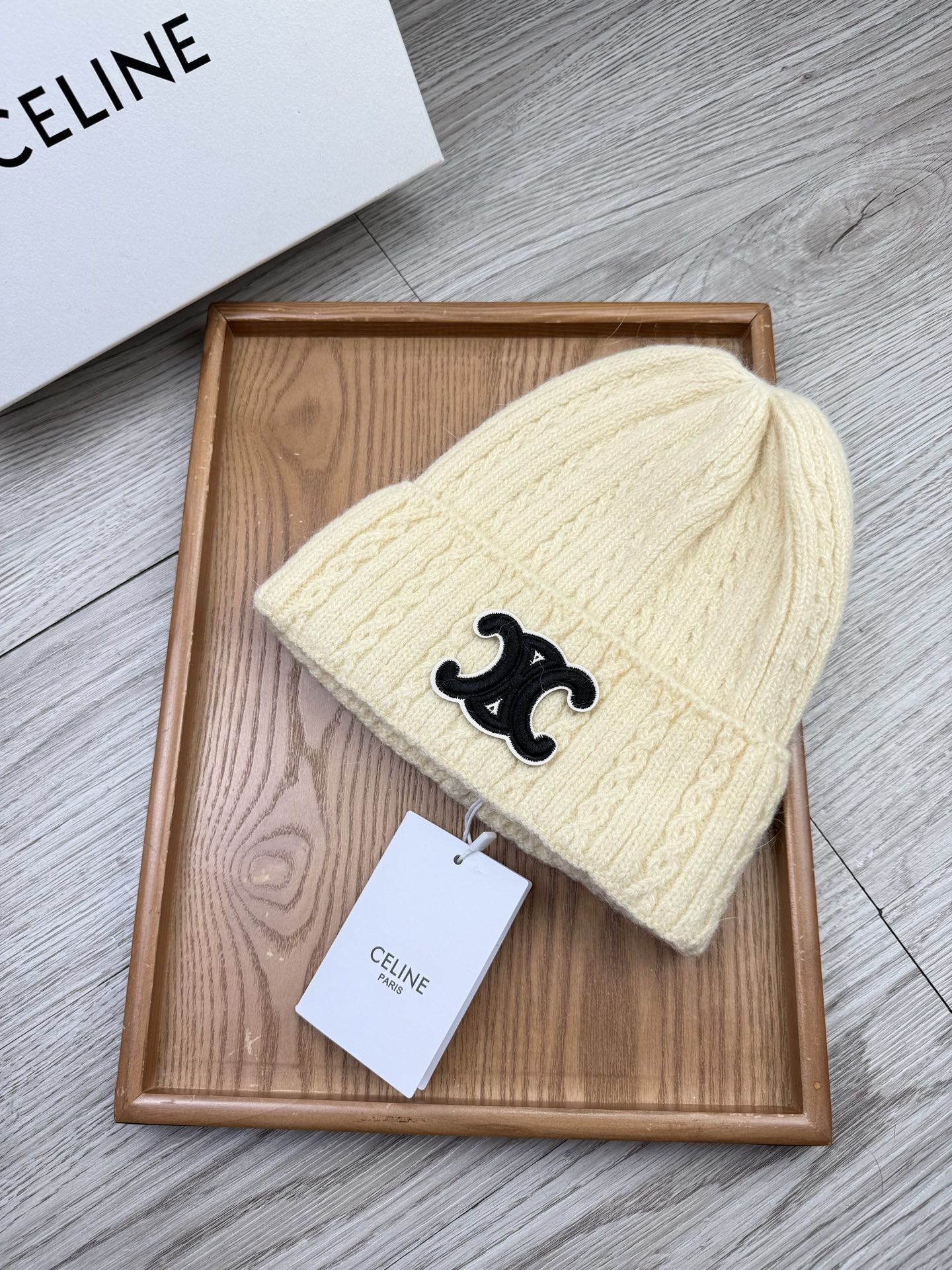 。赛琳。福利！【细毛线针织单帽】新款上架，特别实惠的一个系列帽子，面料：细毛线。密度紧致！毛线针织面料手