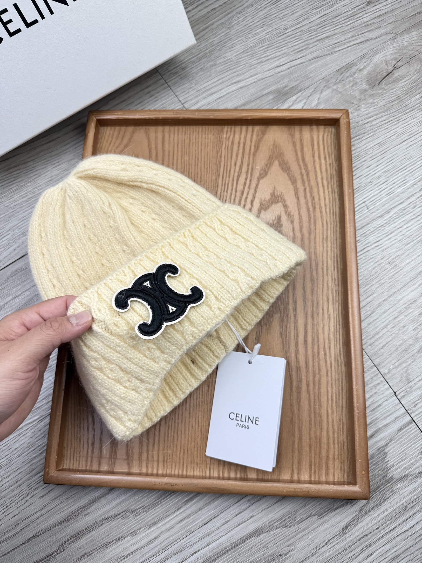 。赛琳。福利！【细毛线针织单帽】新款上架，特别实惠的一个系列帽子，面料：细毛线。密度紧致！毛线针织面料手