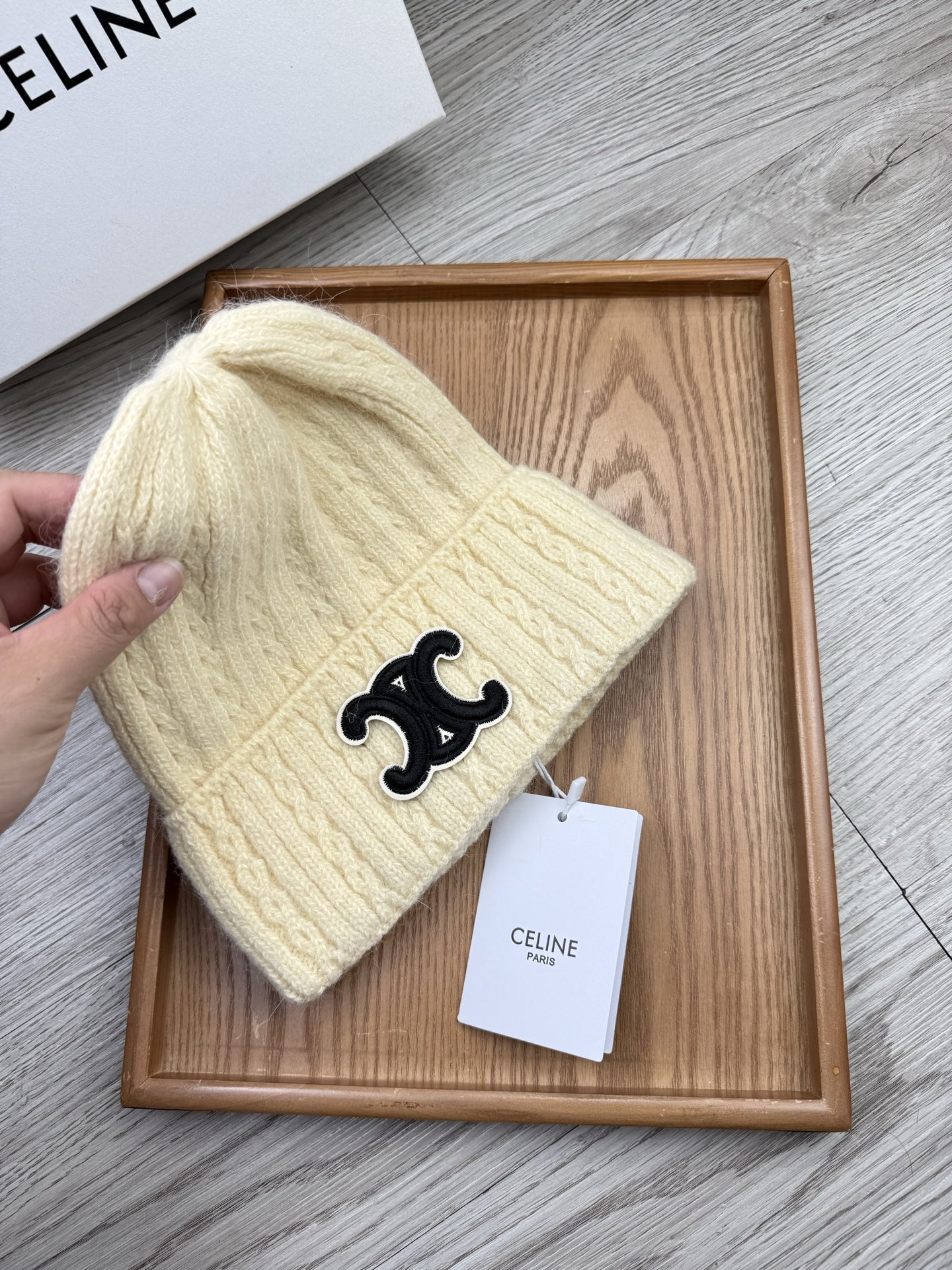 。赛琳。福利！【细毛线针织单帽】新款上架，特别实惠的一个系列帽子，面料：细毛线。密度紧致！毛线针织面料手