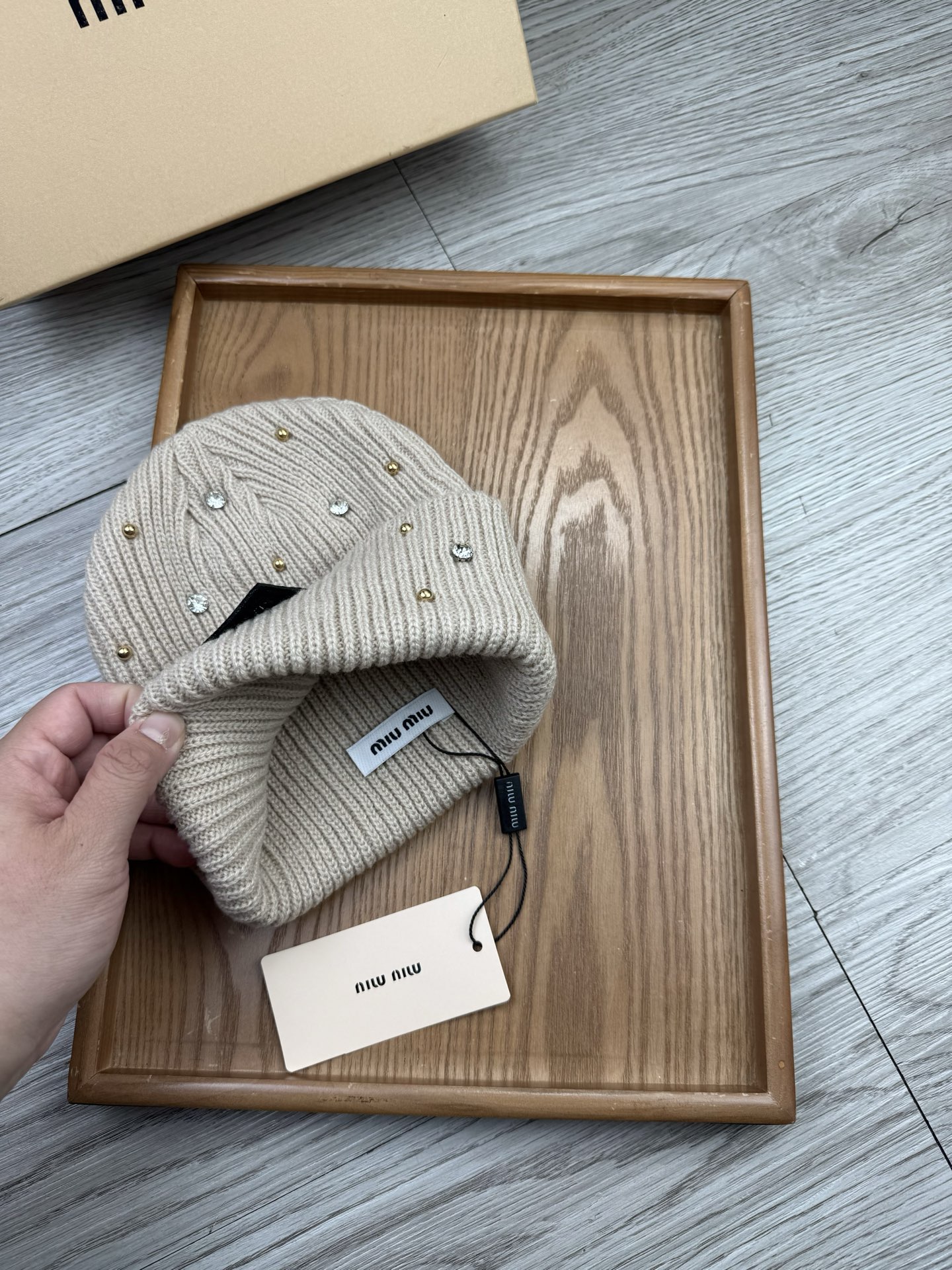 。miumiu。福利！【细毛线针织单帽】新款上架，特别实惠的一个系列帽子，面料：细毛线。密度紧致！毛线针