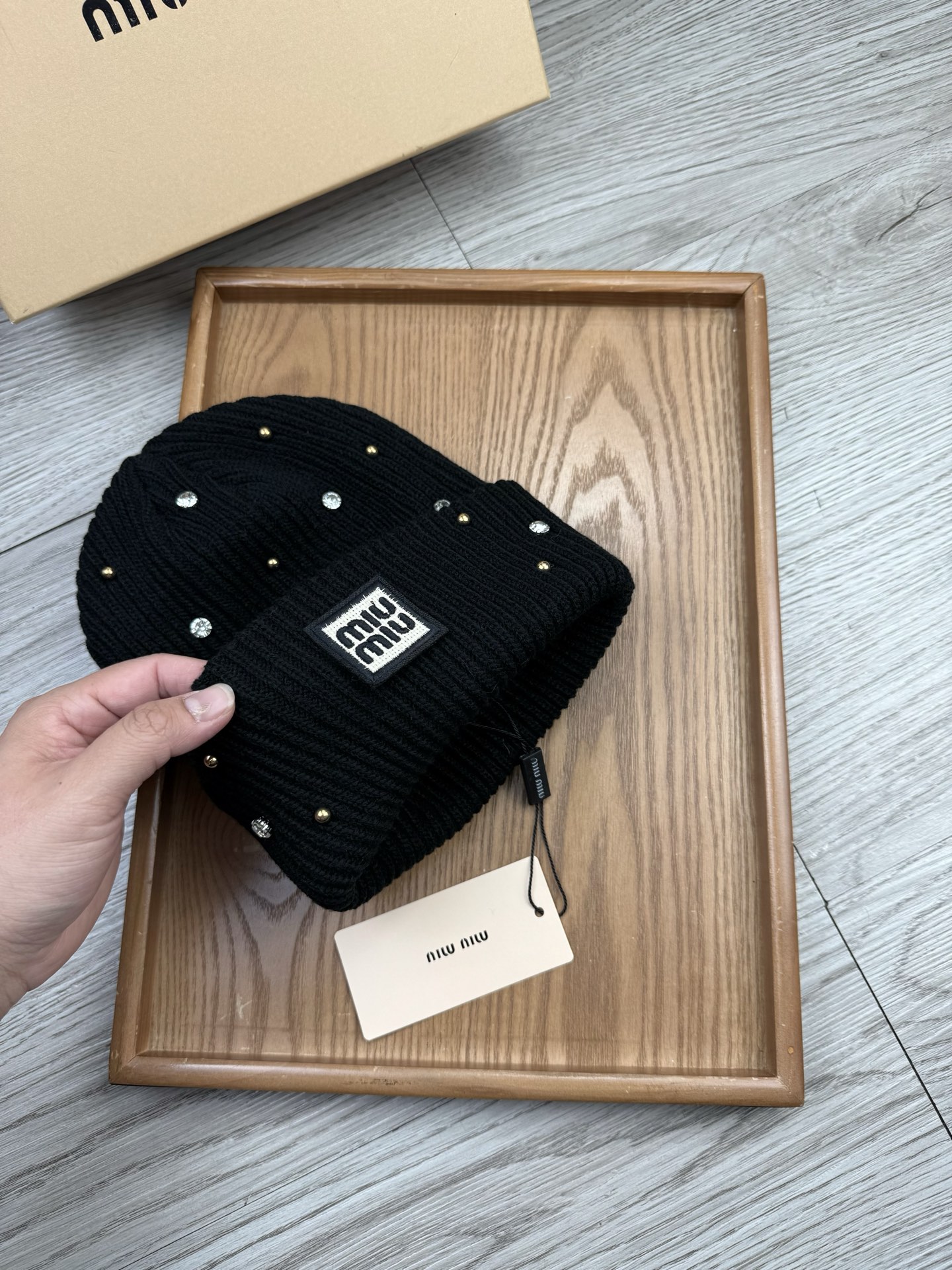 。miumiu。福利！【细毛线针织单帽】新款上架，特别实惠的一个系列帽子，面料：细毛线。密度紧致！毛线针