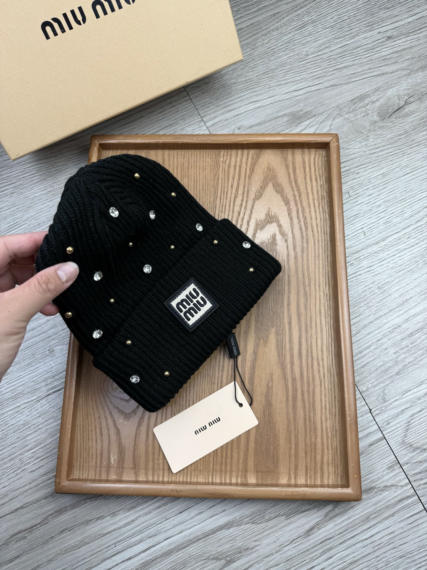 。miumiu。福利！【细毛线针织单帽】新款上架，特别实惠的一个系列帽子，面料：细毛线。密度紧致！毛线针