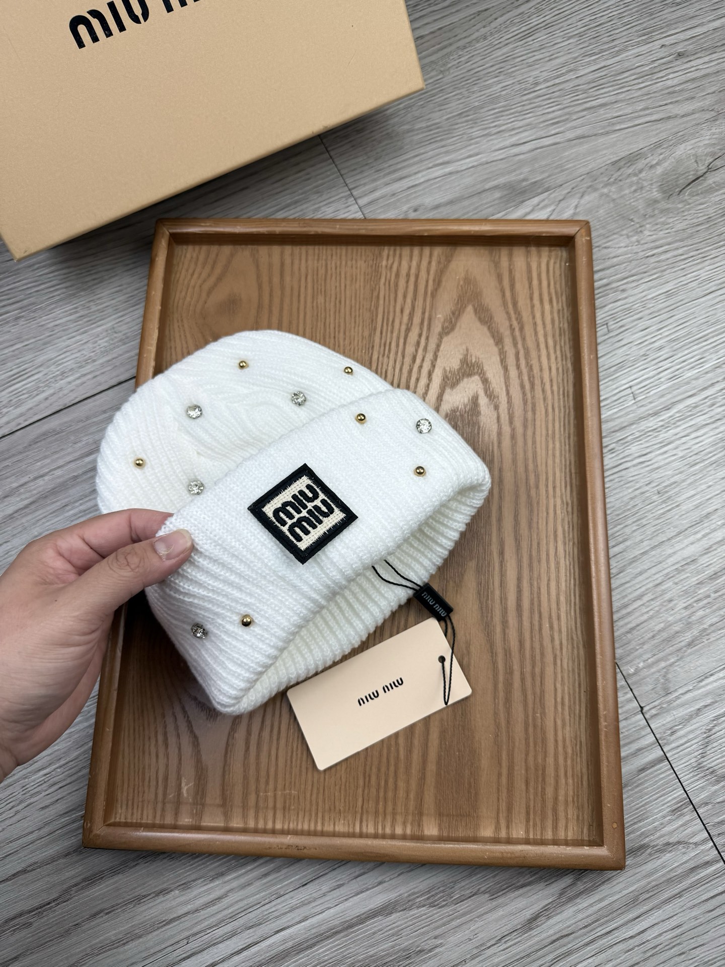 。miumiu。福利！【细毛线针织单帽】新款上架，特别实惠的一个系列帽子，面料：细毛线。密度紧致！毛线针