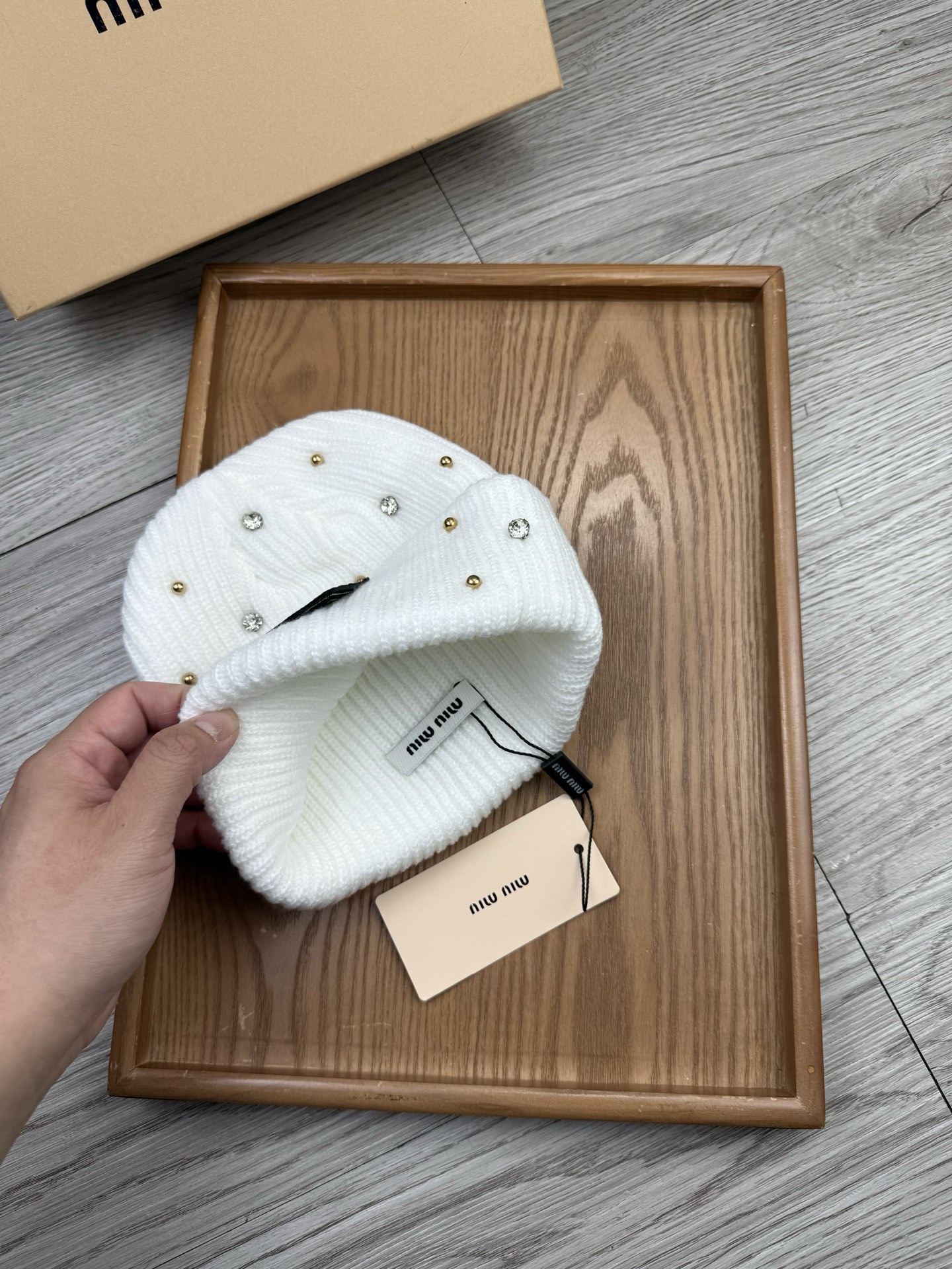 。miumiu。福利！【细毛线针织单帽】新款上架，特别实惠的一个系列帽子，面料：细毛线。密度紧致！毛线针