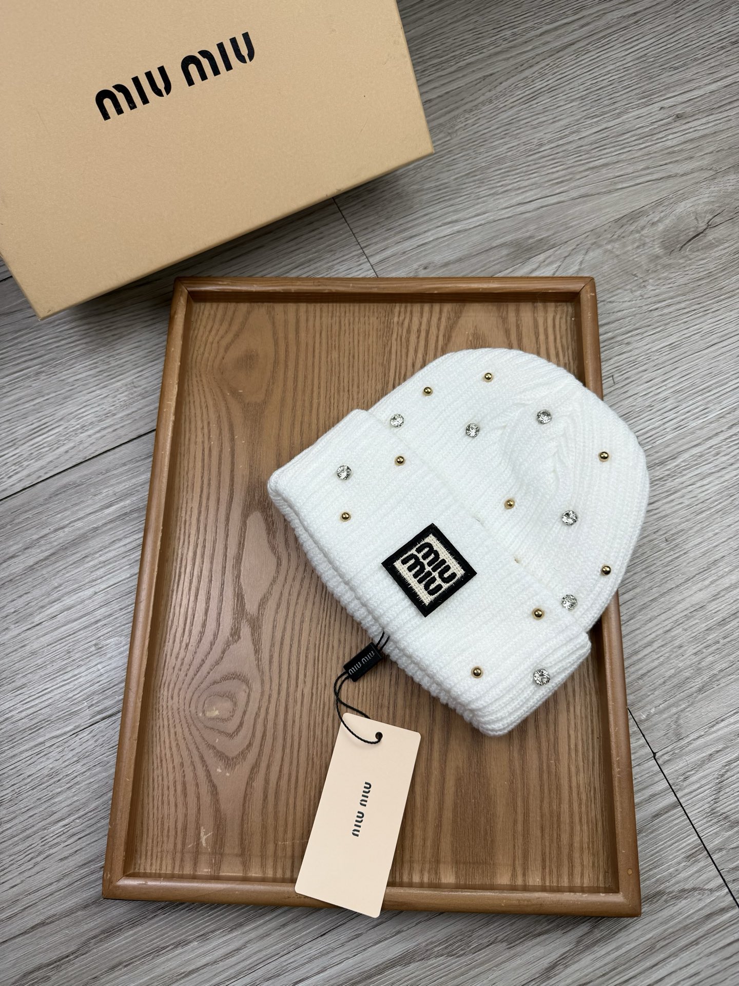 。miumiu。福利！【细毛线针织单帽】新款上架，特别实惠的一个系列帽子，面料：细毛线。密度紧致！毛线针