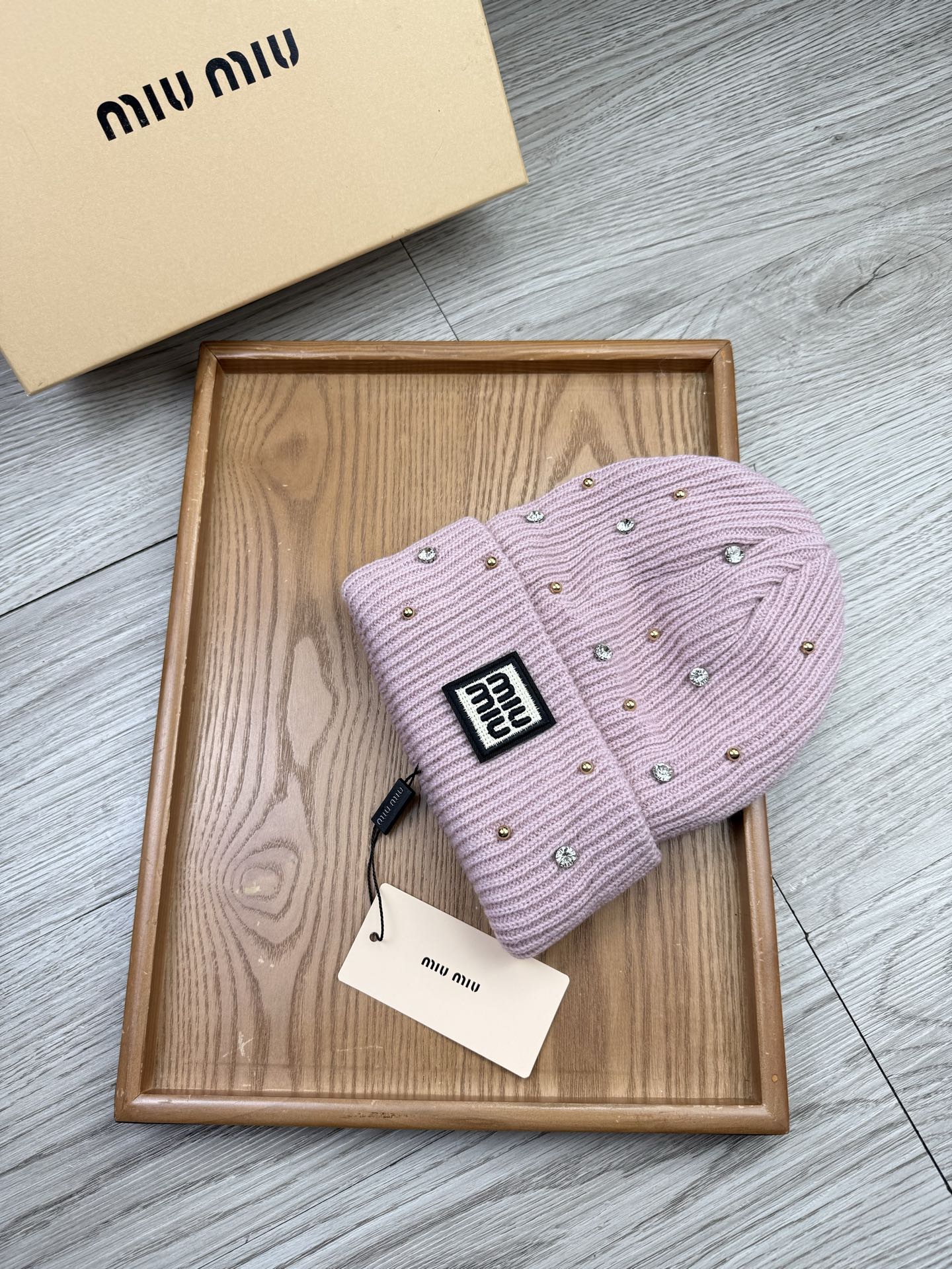 。miumiu。福利！【细毛线针织单帽】新款上架，特别实惠的一个系列帽子，面料：细毛线。密度紧致！毛线针