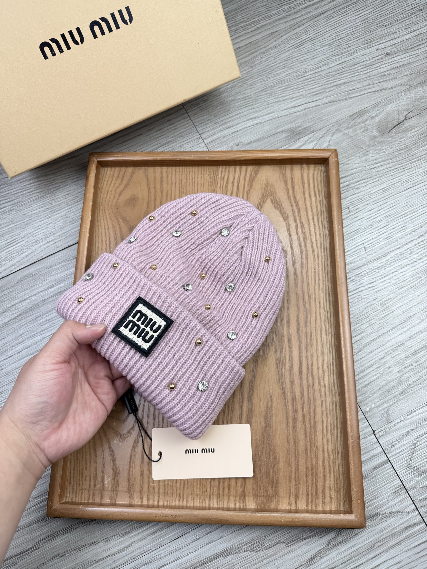 。miumiu。福利！【细毛线针织单帽】新款上架，特别实惠的一个系列帽子，面料：细毛线。密度紧致！毛线针