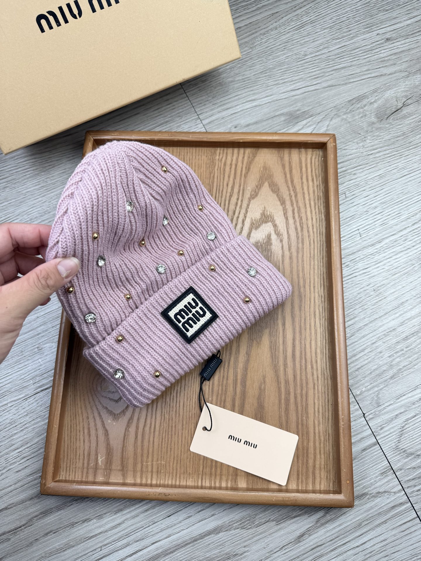 。miumiu。福利！【细毛线针织单帽】新款上架，特别实惠的一个系列帽子，面料：细毛线。密度紧致！毛线针