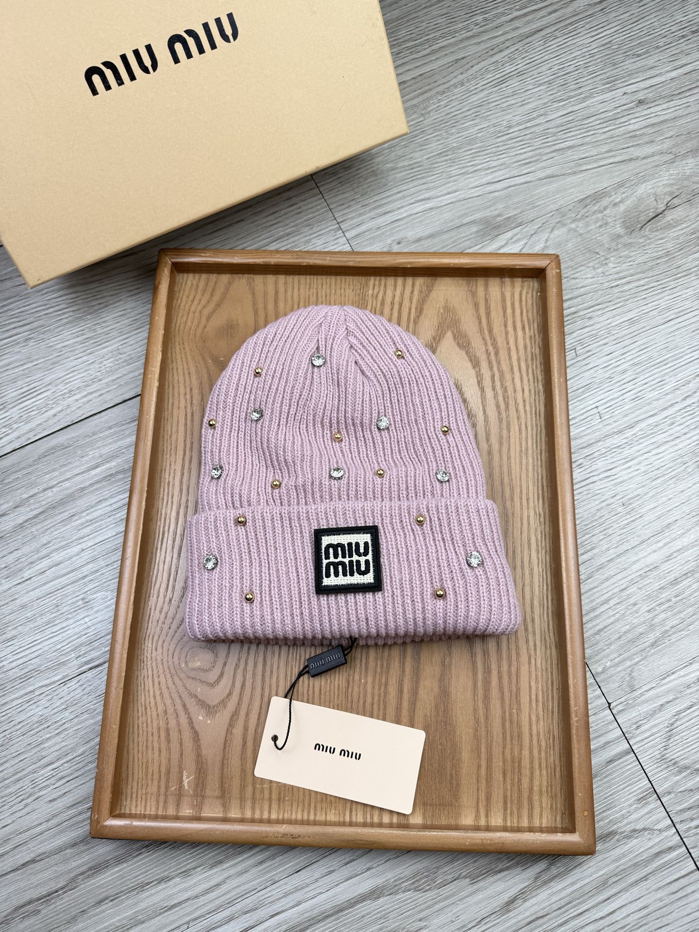 。miumiu。福利！【细毛线针织单帽】新款上架，特别实惠的一个系列帽子，面料：细毛线。密度紧致！毛线针