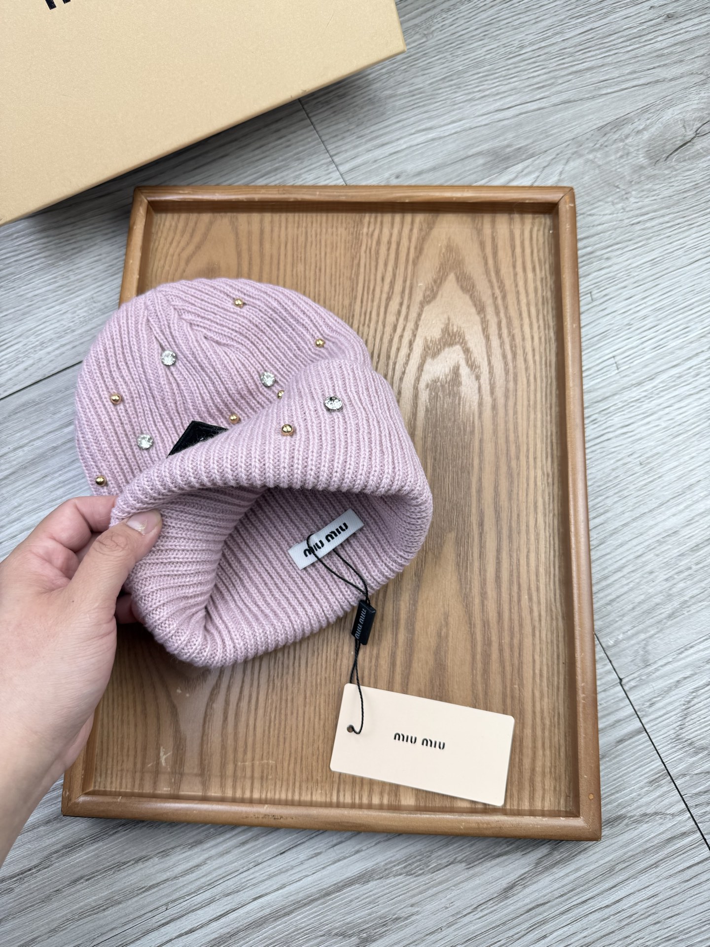 。miumiu。福利！【细毛线针织单帽】新款上架，特别实惠的一个系列帽子，面料：细毛线。密度紧致！毛线针