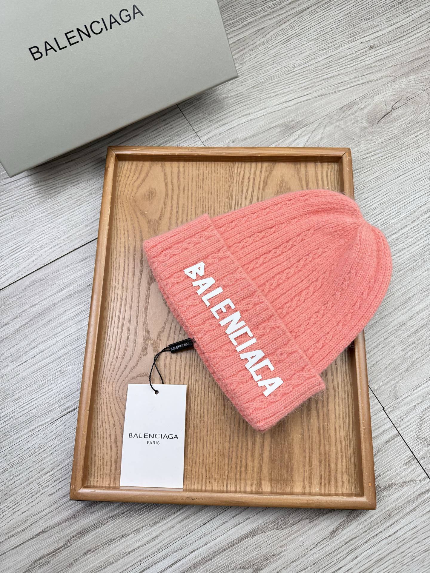 。巴黎世家。福利！【细毛线针织单帽】新款上架，特别实惠的一个系列帽子，面料：细毛线。密度紧致！毛线针织面