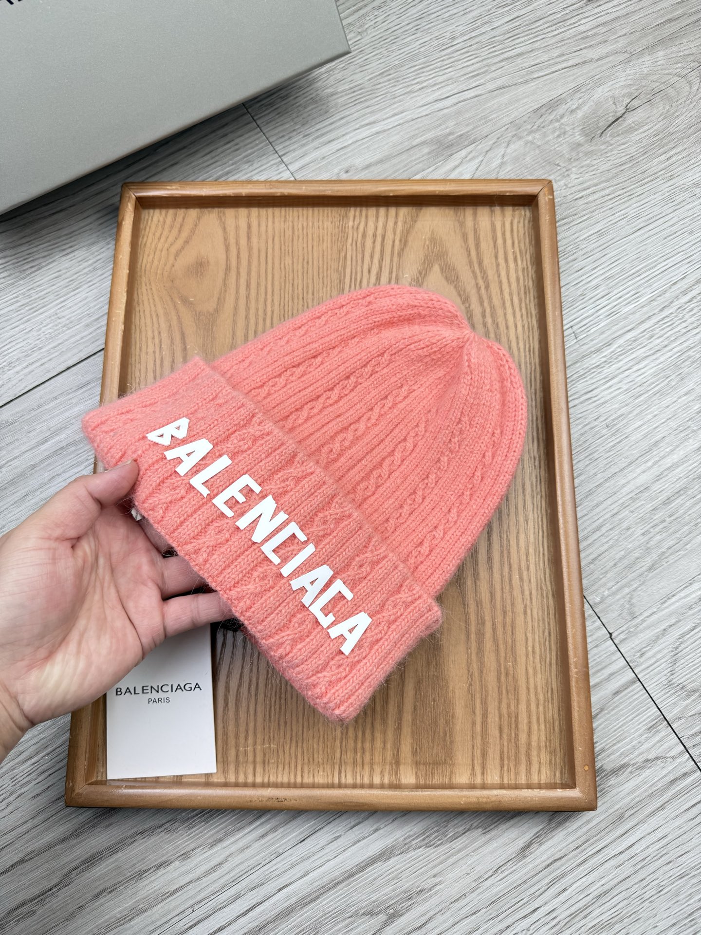 。巴黎世家。福利！【细毛线针织单帽】新款上架，特别实惠的一个系列帽子，面料：细毛线。密度紧致！毛线针织面