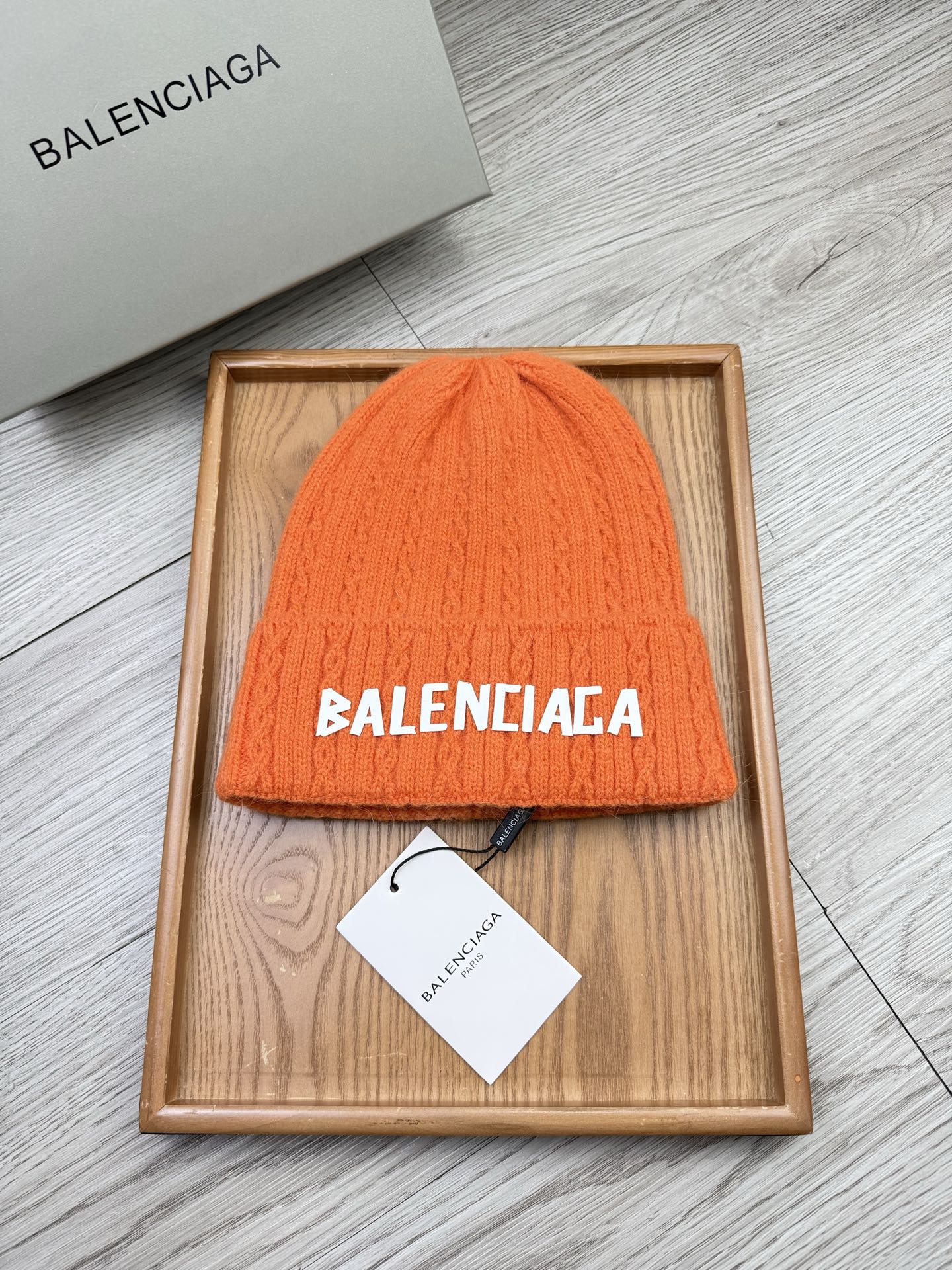 。巴黎世家。福利！【细毛线针织单帽】新款上架，特别实惠的一个系列帽子，面料：细毛线。密度紧致！毛线针织面