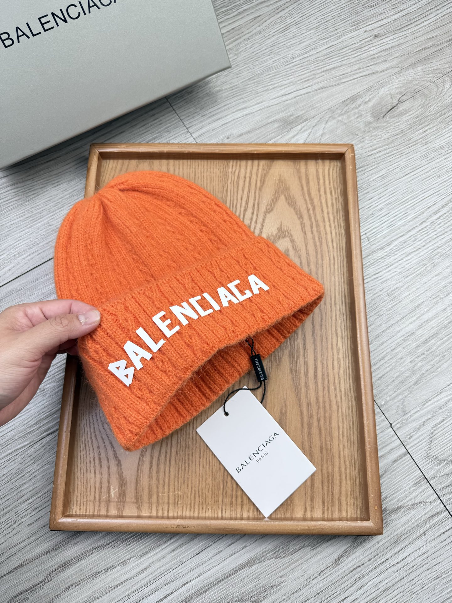 。巴黎世家。福利！【细毛线针织单帽】新款上架，特别实惠的一个系列帽子，面料：细毛线。密度紧致！毛线针织面