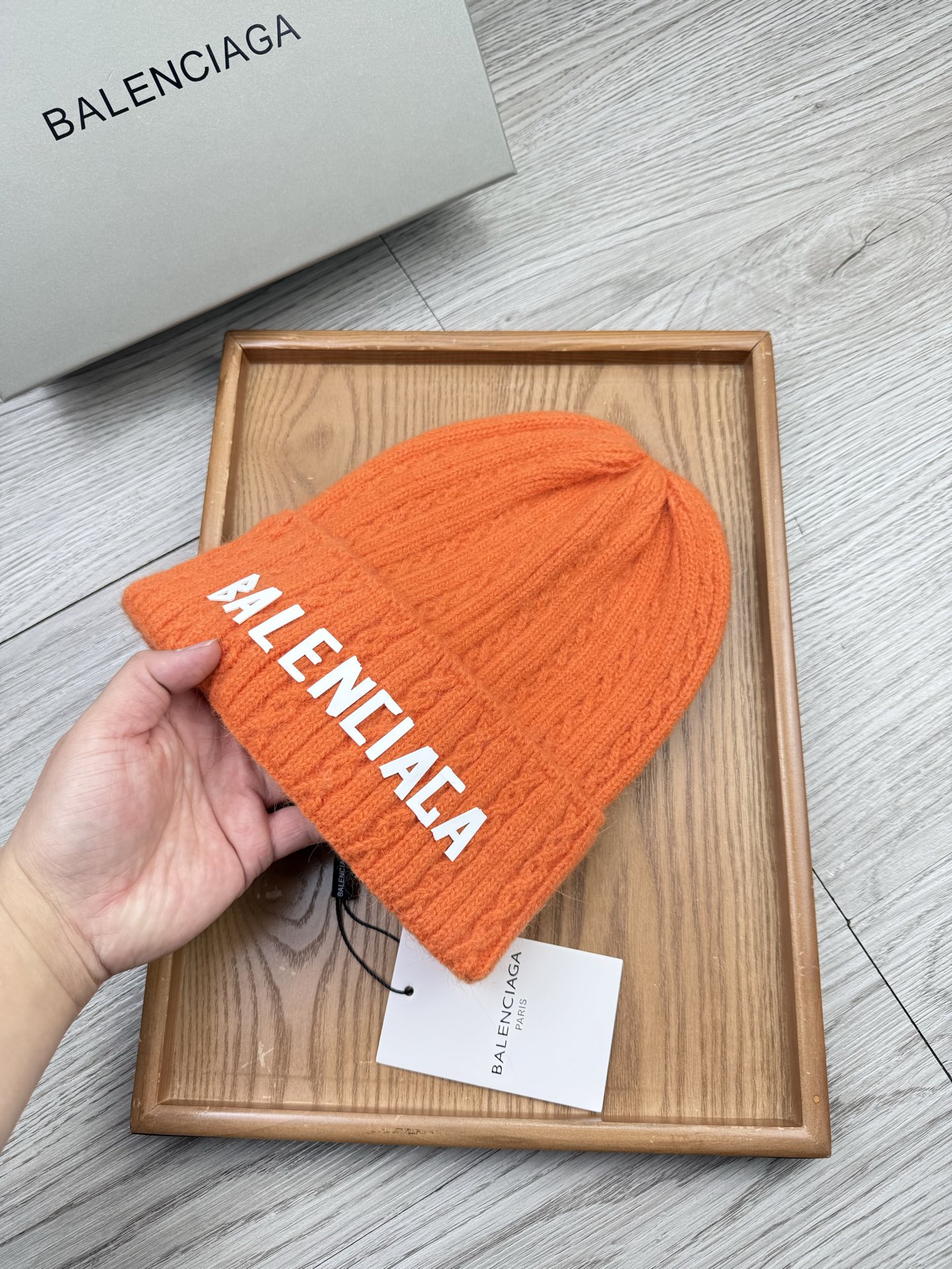 。巴黎世家。福利！【细毛线针织单帽】新款上架，特别实惠的一个系列帽子，面料：细毛线。密度紧致！毛线针织面