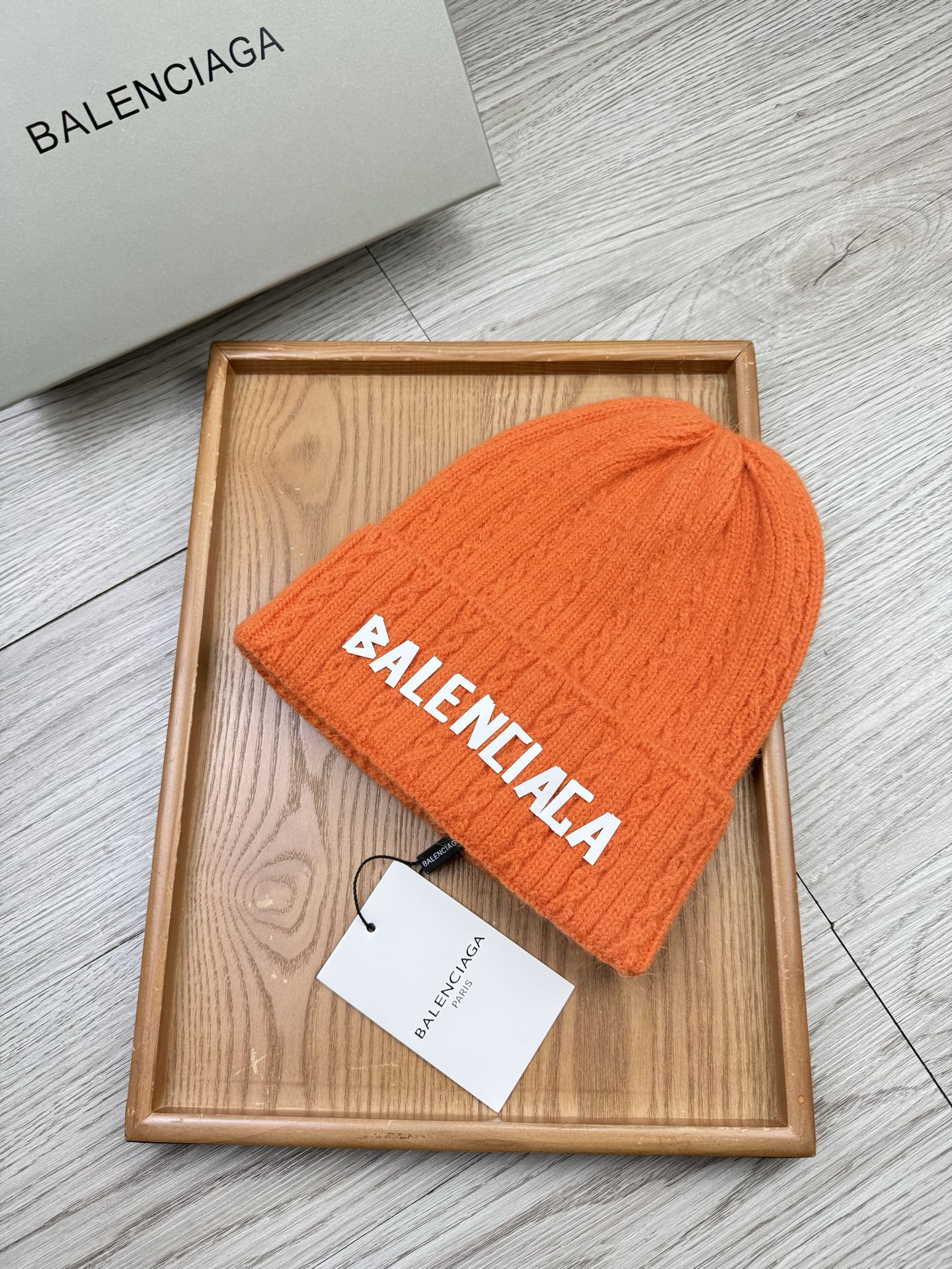 。巴黎世家。福利！【细毛线针织单帽】新款上架，特别实惠的一个系列帽子，面料：细毛线。密度紧致！毛线针织面