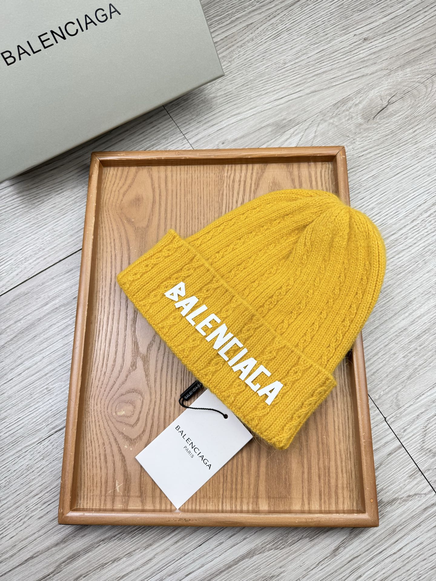 。巴黎世家。福利！【细毛线针织单帽】新款上架，特别实惠的一个系列帽子，面料：细毛线。密度紧致！毛线针织面