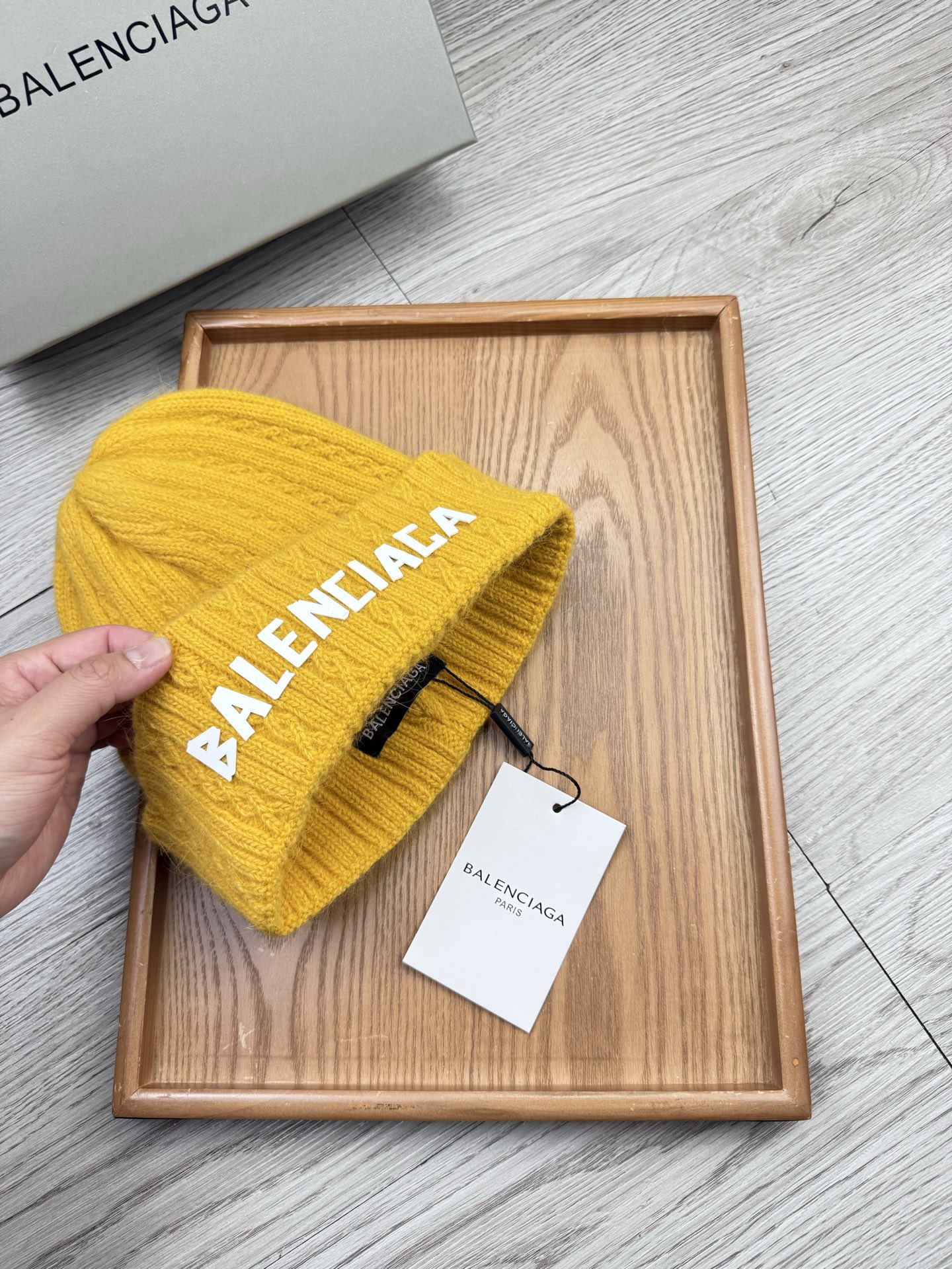 。巴黎世家。福利！【细毛线针织单帽】新款上架，特别实惠的一个系列帽子，面料：细毛线。密度紧致！毛线针织面