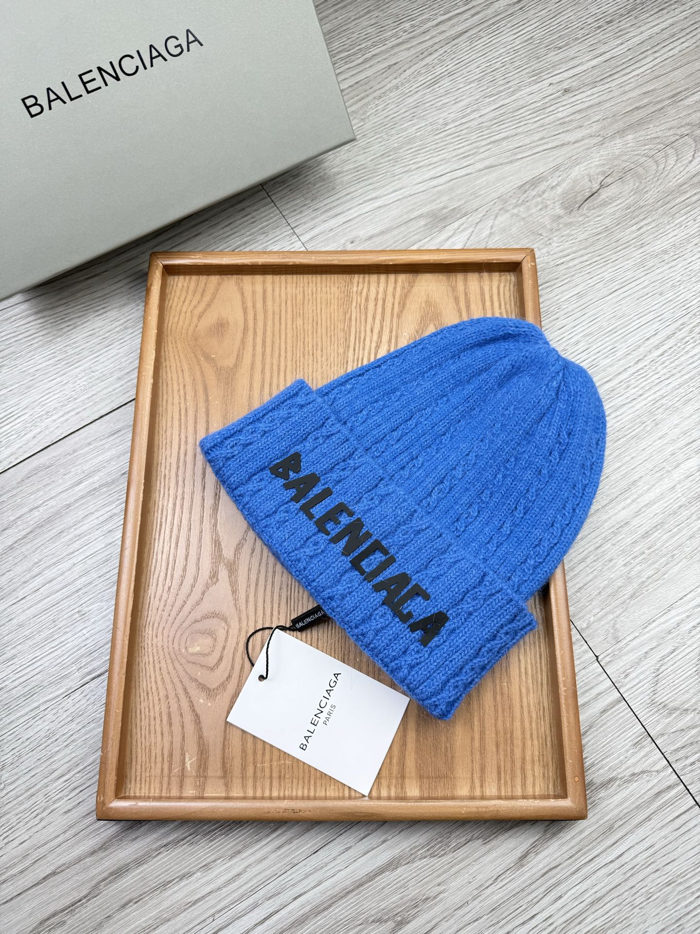 。巴黎世家。福利！【细毛线针织单帽】新款上架，特别实惠的一个系列帽子，面料：细毛线。密度紧致！毛线针织面