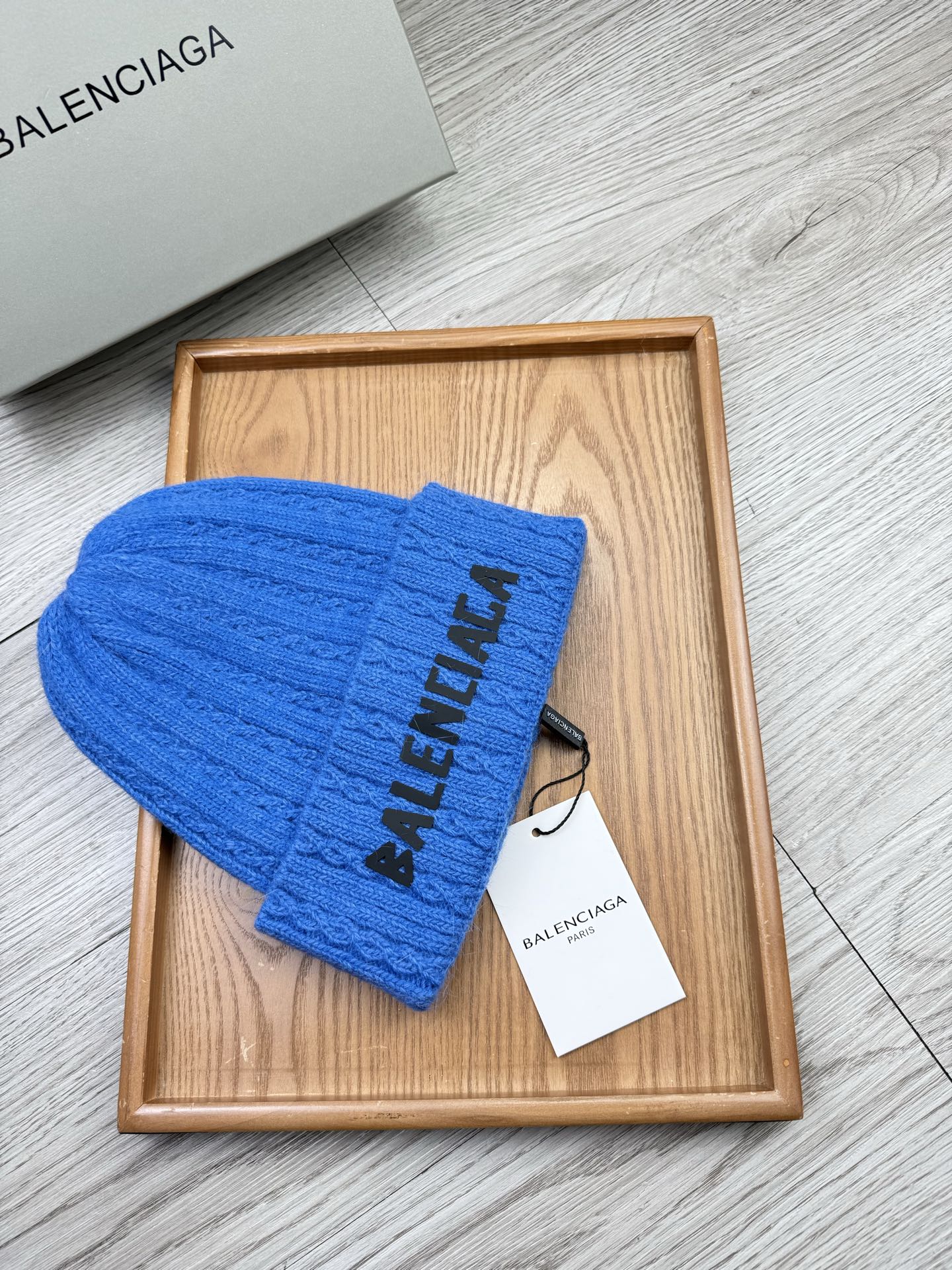 。巴黎世家。福利！【细毛线针织单帽】新款上架，特别实惠的一个系列帽子，面料：细毛线。密度紧致！毛线针织面