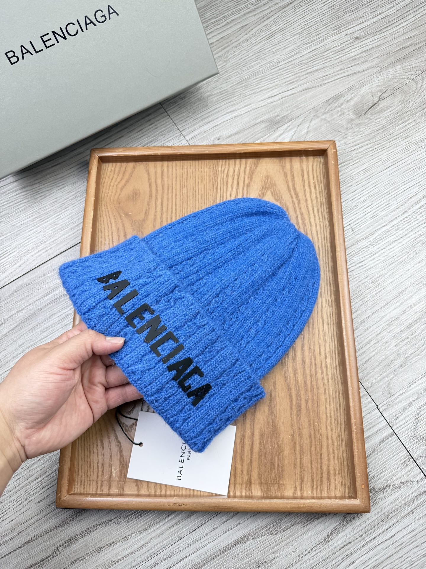 。巴黎世家。福利！【细毛线针织单帽】新款上架，特别实惠的一个系列帽子，面料：细毛线。密度紧致！毛线针织面